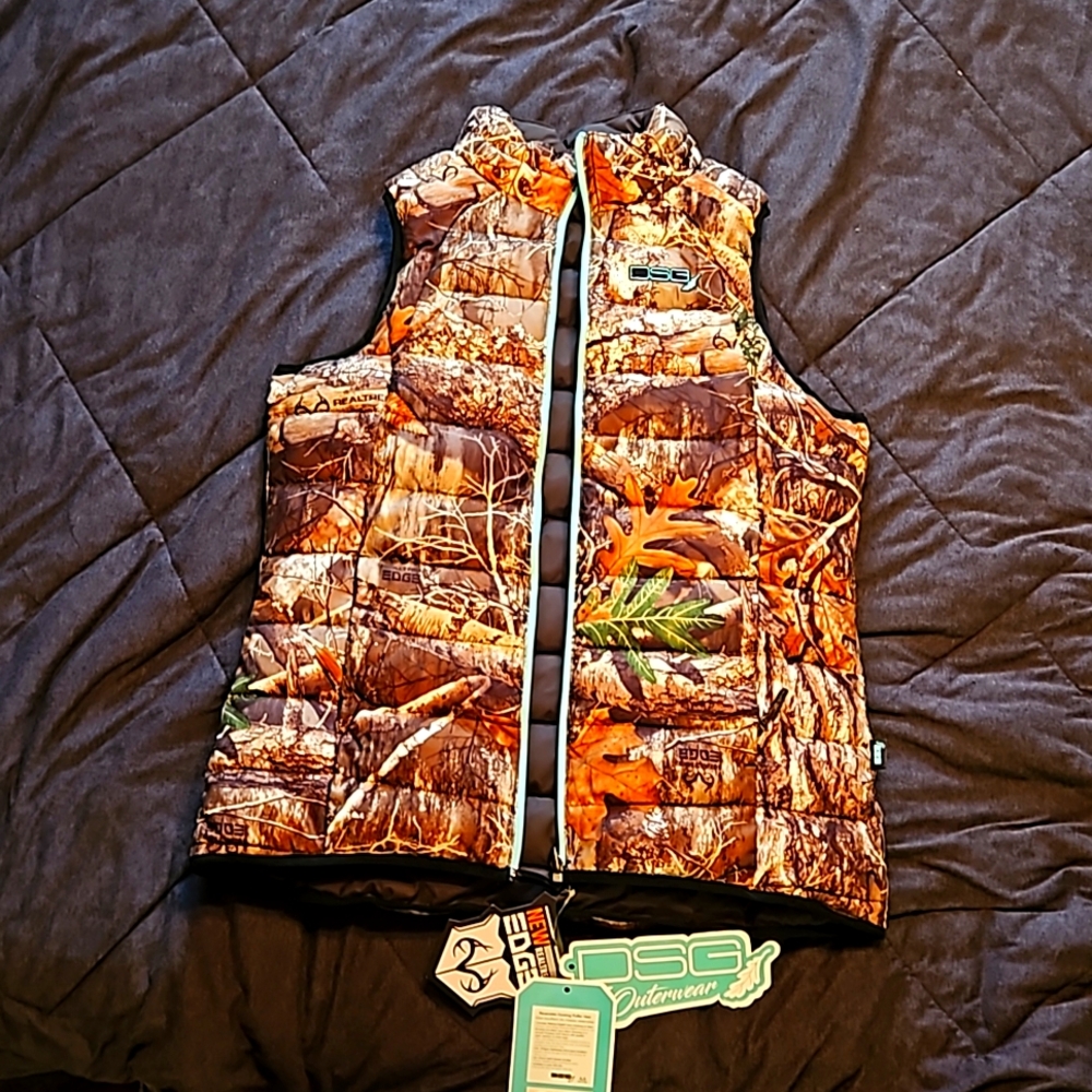 Brand new realtree edge reversible womens puffer vest